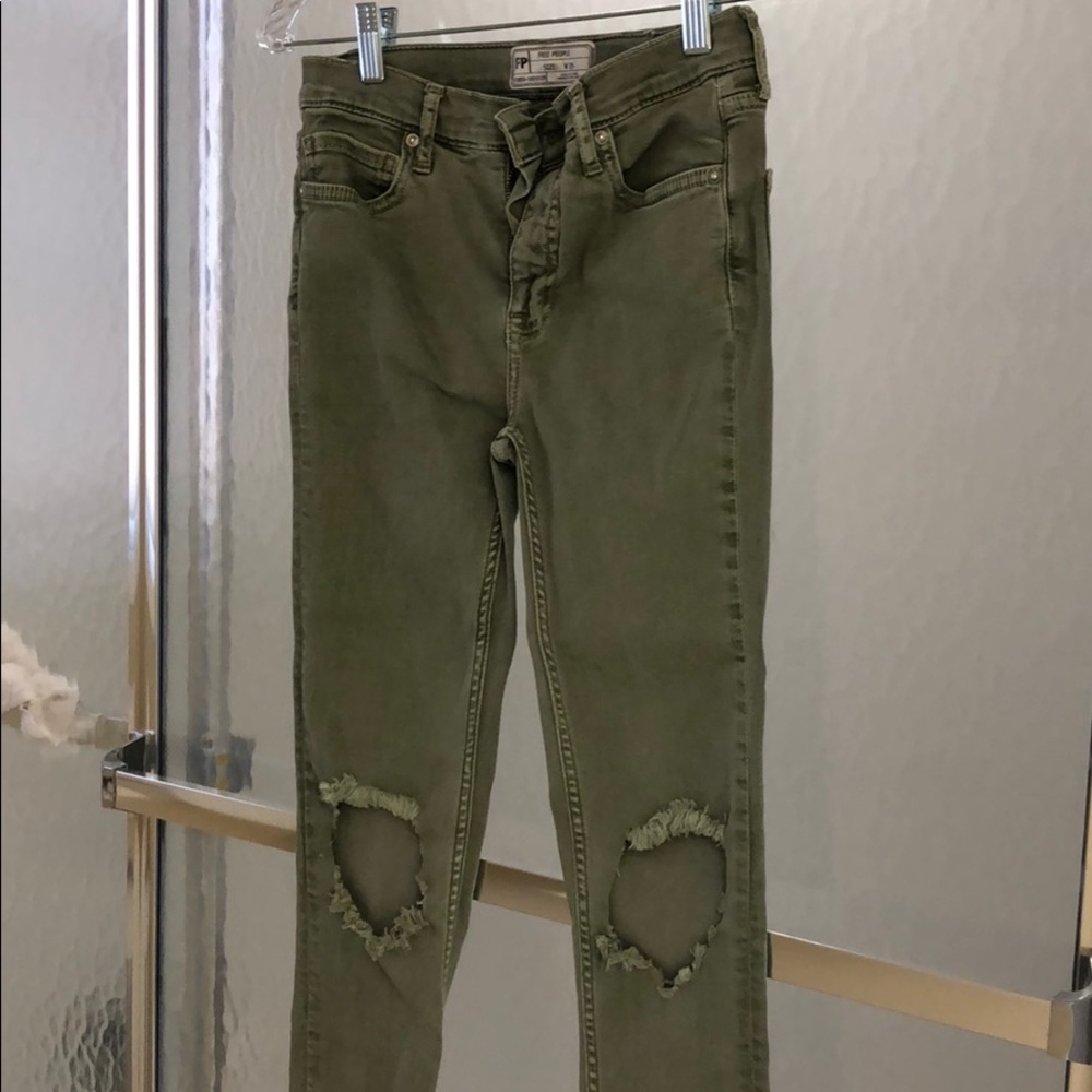 Ripped knee jeans